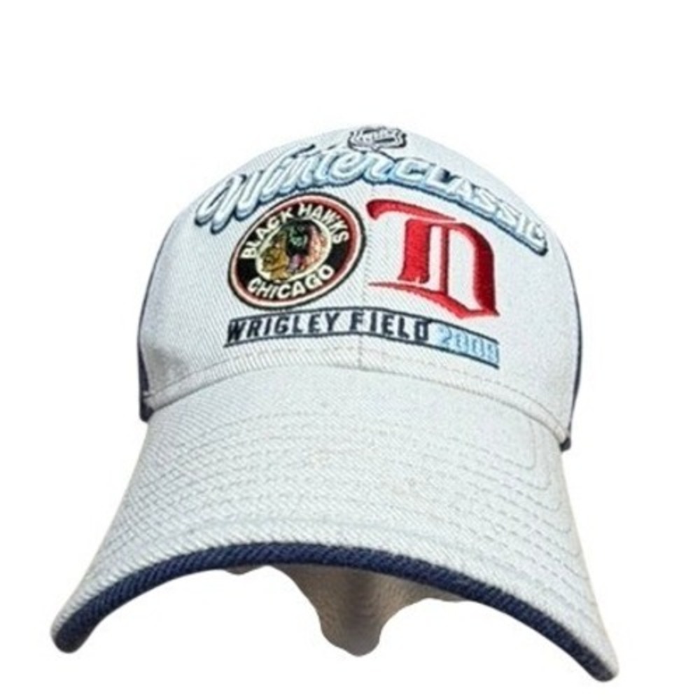 Chicago Blackhawks 2009 "Winter‎ Classic" NHL Reebok  Cap One Size Hook & Loop
